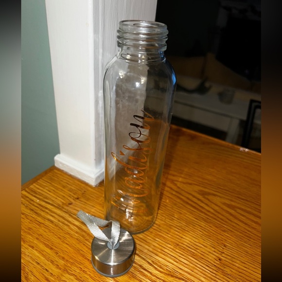 "Madison" name logo glass water bottle label can peel off - Picture 10 of 13